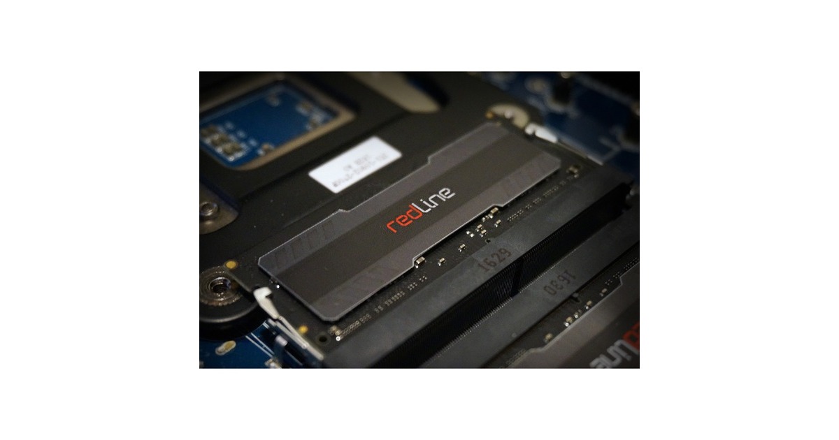 SO-DIMM 32 GB DDR4-3200 (2x 16 GB) Dual-Kit (black, MRA4S320NNNF16GX2, Redline)